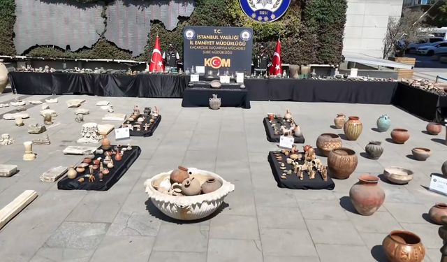 İstanbul'da kaçakçılık operasyonu: 10 bin 185 tarihi eser ele geçirildi