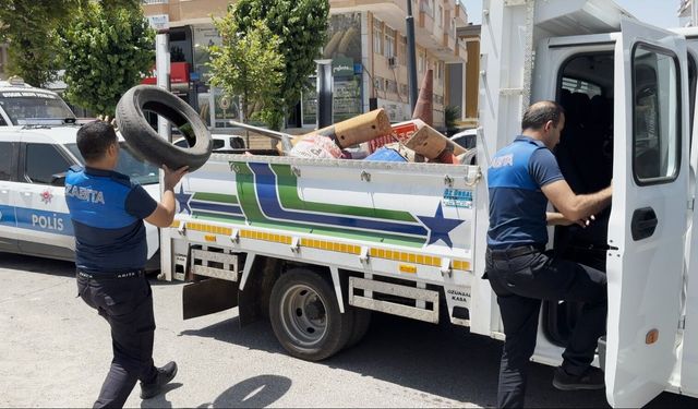 Kaldırım İşgallerine İşgale Neden Olan Materyaller Toplatıldı.