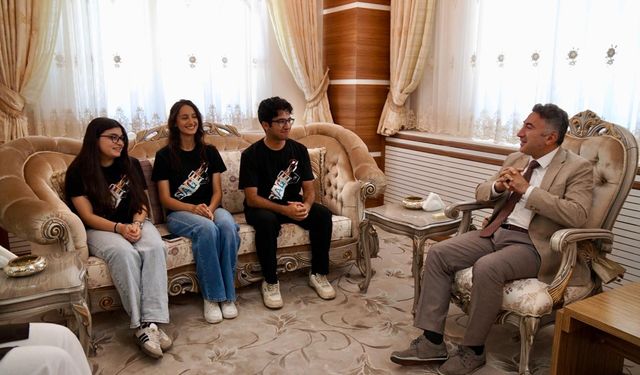 Tübitak Araştırma Projeleri Yarışması'nda Derece Elde Eden Öğrenciler Ağırlandı