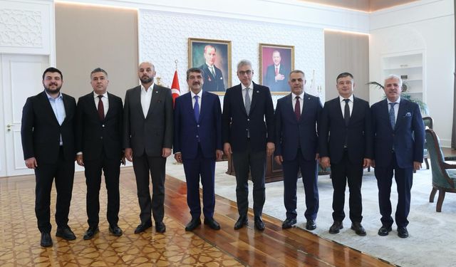 Nasıroğlu, Sağlık Bakanı Memişoğlu ile Batman’daki sağlık yatırımlarını görüştü