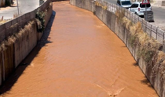 İluh Deresi Yine Çamur Aktı! Vatandaşlar Kalıcı Çözüm Bekliyor