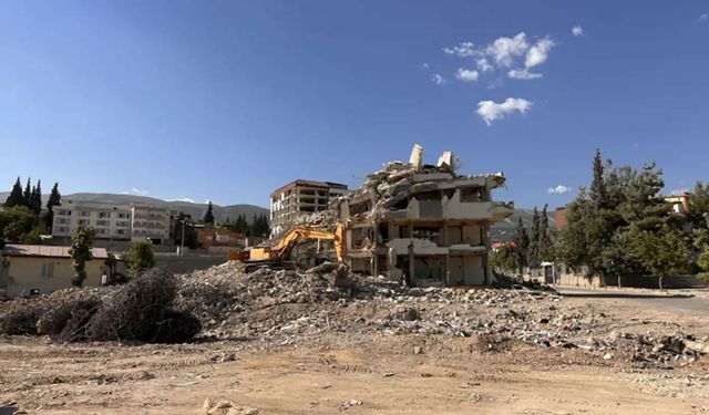 123 kişinin öldüğü Ebrar Sitesi G Blok davasında karar: Müteahhide 17 yıl 4 ay hapis