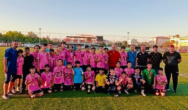 1955 Batman Belediyespor U13 Takımı Namağlup Şampiyon Oldu