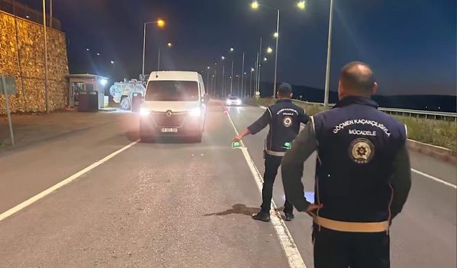 81 ilde göç denetimleri: 25 organizatör ve 355 düzensiz göçmen yakalandı