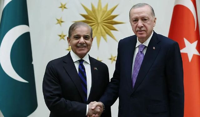 Cumhurbaşkanı Erdoğan, Pakistan Başbakanı Şahbaz Şerif ile görüştü