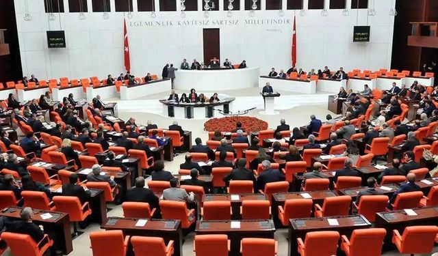En düşük emekli aylığını içeren kanun teklifinde ilk 7 madde kabul edildi
