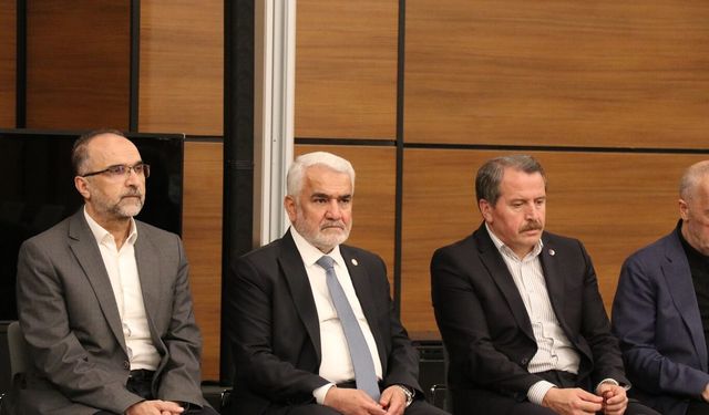 HÜDA PAR Genel Başkanı Yapıcıoğlu'ndan Memur-Sen Genel Başkanı Yalçın'a taziye ziyareti