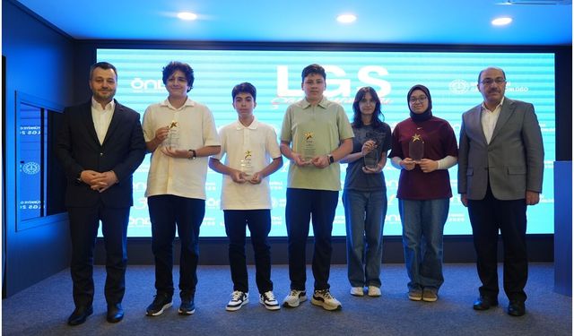İmam hatipli LGS Türkiye birincilerine umre hediyesi