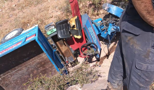 Malatya'da çapa motoru şarampole devrildi: 2'si çocuk 3 yaralı