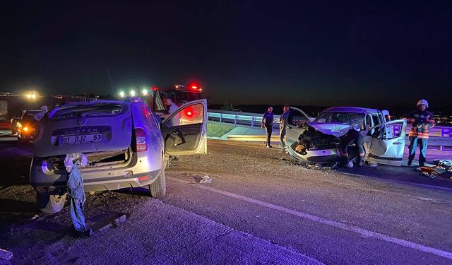 Malatya'da iki otomobil çarpıştı: 6 yaralı
