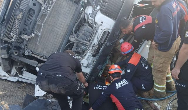 Şırnak'ta tanker şarampole yuvarlandı: Sürücü yaralandı