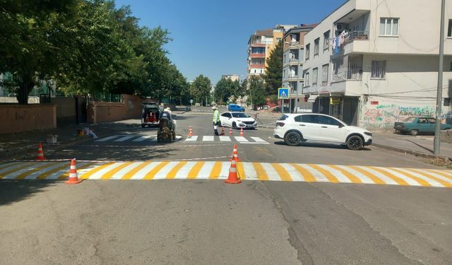 Batman'da Trafik Güvenliği İçin İşaretlemeler Yenileniyor