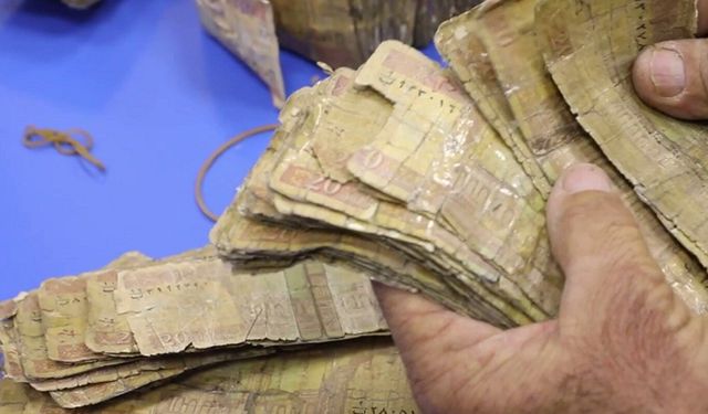 Banka Navendî ya Efxenistanê banknotên kevin bi yên nû guherand