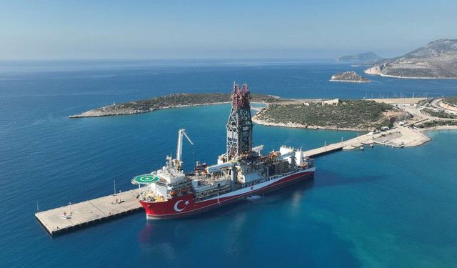 Abdülhamid Han sondaj gemisi 4 yıldır denizlerde enerji arıyor