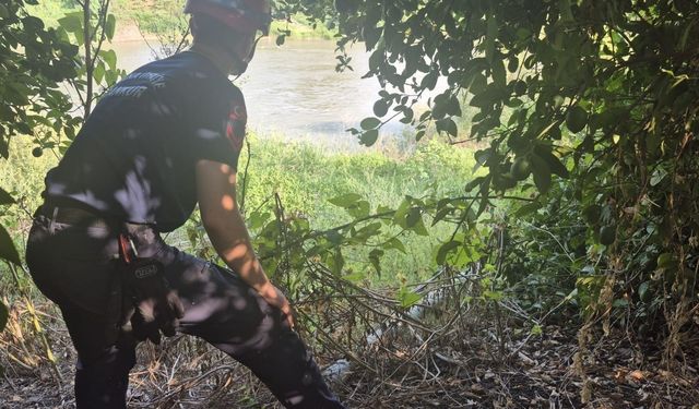 Adana'da Ceyhan Nehri'ne giren 2 çocuk kayboldu