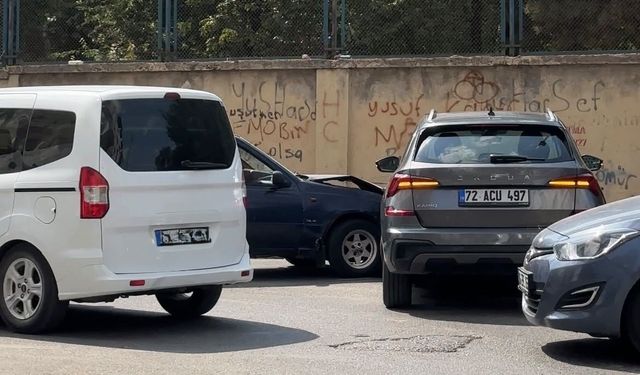 Batman’da Hamidiler Caddesi’nde Maddi Hasarlı Kaza