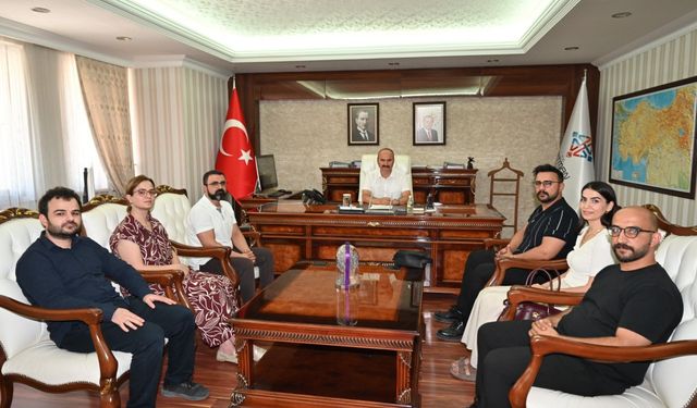 Batmanlı Eczacılardan Vali Canalp’e Ziyaret! Sektörün Sorunları Masaya Yatırıldı