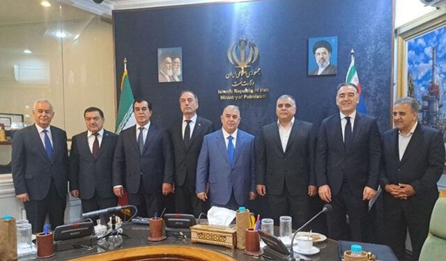 İran ile Tacikistan arasında uzun vadeli petrol anlaşması
