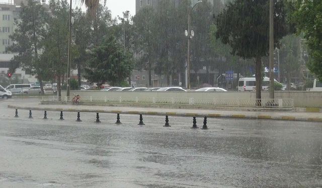 Meteoroloji'den sağanak ve kuvvetli rüzgâr uyarısı