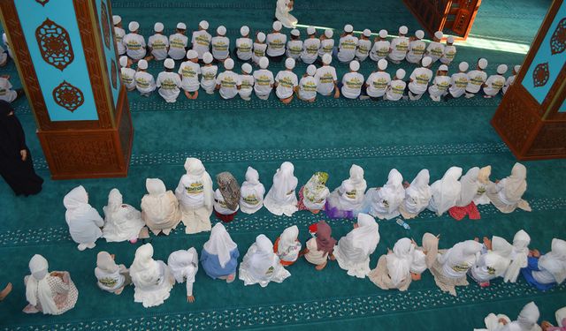 Şanlıurfa'da çocuklar 'Hayat Namazla Güzeldir' etkinliğinde buluştu