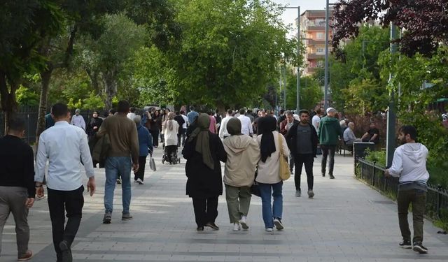 Türkiye'de 55 yaş ve üzeri nüfus, çocukları geride bıraktı
