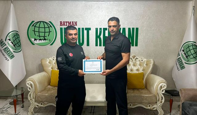 Umut Kervanı Arama Kurtarma ekibine teşekkür belgesi verildi