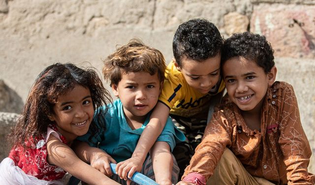 Li Yemenê, ji ber şer zêdetirî 137.000 zarok ji dibistanê bêpar mane