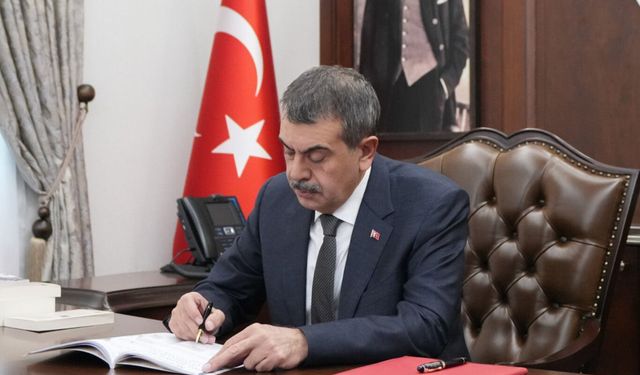 Bakan Tekin: İyi ki varsınız iyi ki evlatlarımızın ellerinden sımsıkı tutuyorsunuz