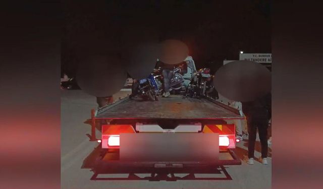 Burdur'da abartı egzoz kullanan motosiklete cezai işlem