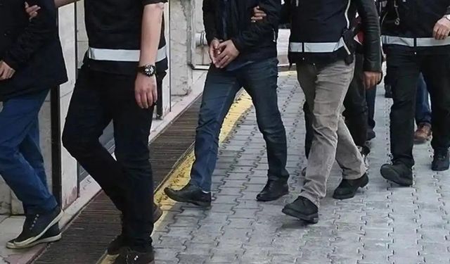 Datça açıklarında 9 FETÖ şüphelisi teknede yakalandı