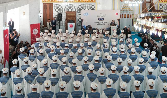 Hakkâri'de 300 öğrenci icazet aldı