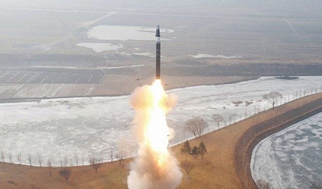 Kuzey Kore'den Japon Denizi'nde balistik füze denemesi