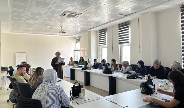 Sağlık Personeline Yenidoğan Bakım Eğitimi