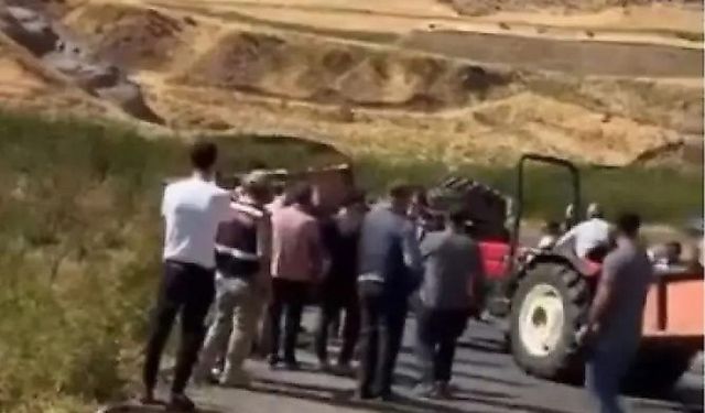 Siirt'te traktör devrildi: 4 yaralı