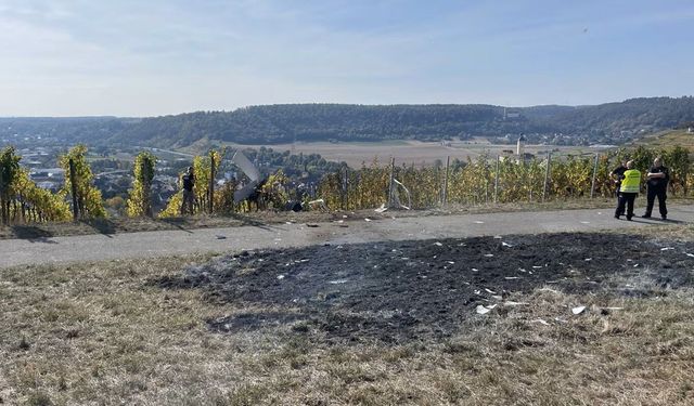 Almanya'da küçük uçak düştü: 2ölü