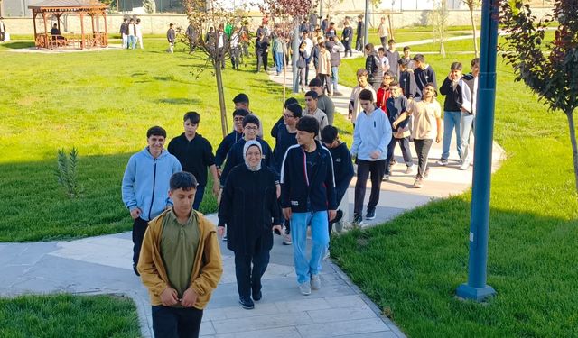 Batman Ahmedi Hani İmam Hatip Lisesi Öğrencilerinden Sivil Toplum Merkezi’ne Ziyaret