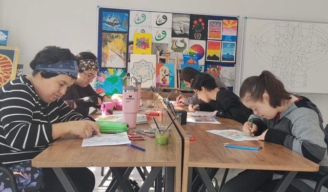 Batman Engelli Aktif Yaşam Merkezi’nde Özel Gereksinimli Bireylere Kesintisiz Hizmet
