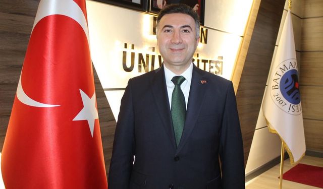 Batman Üniversitesi Rektörü İdris Demir’den Batman Rehber Gazetesi’ne 14. Yıl Tebriği
