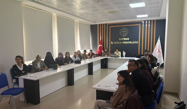 Batman’da Hekimlere Sigara Bırakma Tedavisi Eğitimi