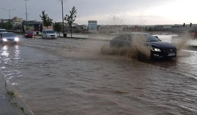 Kuvvetli yağış, fırtına ve kar uyarısı