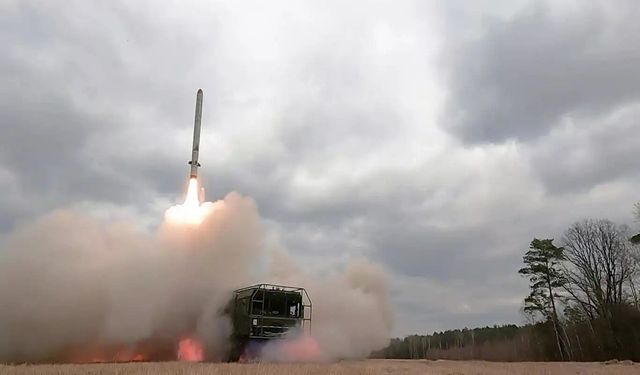 Rusya: Kiev'de Dinyeper Nehri üzerindeki karayolu-demiryolu köprüsü vuruldu