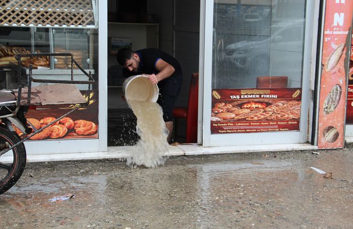 Batman esnafında altyapı sorununa tepki: Her yağmurda aynı mağduriyeti yaşıyoruz
