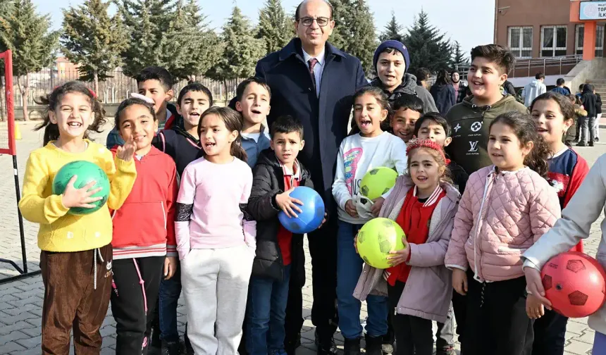 Yeşilyurt Belediye Başkanı Geçit: Spor istasyonları örnek bir projedir