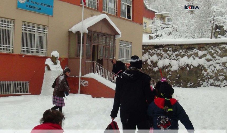 Olumsuz hava koşulları nedeniyle bazı illerde eğitime ara verildi