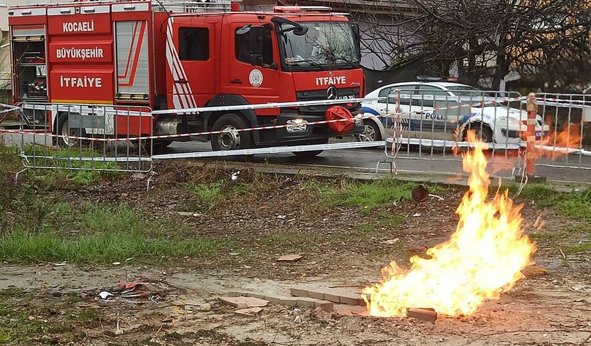 Paniğe neden olan metan gazı yangınından numune alındı