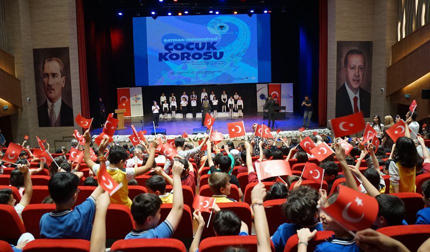 Batman Üniversitesi Çocuk Korosu’ndan Konser