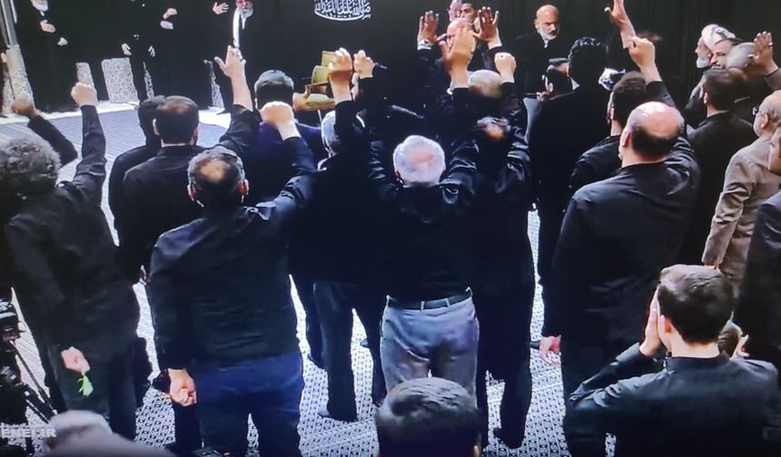 Ayetullah Hamanei, 'Aşura Gecesi' merasimine katıldı
