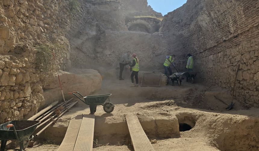 Hasankeyf Kalesi arkeolojik kazıları devam ediyor