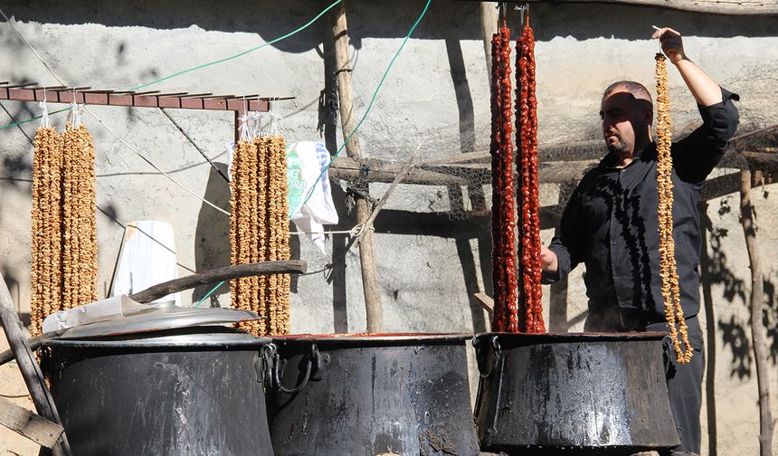 Sason'da geleneksel cevizli sucuk üretimi sürüyor