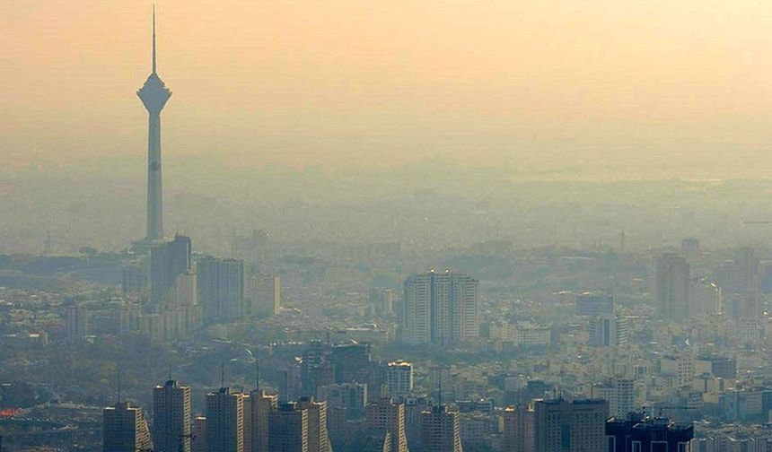 Tahran'da hava kirliliği nedeniyle kamuya açık alanlar kapatıldı
